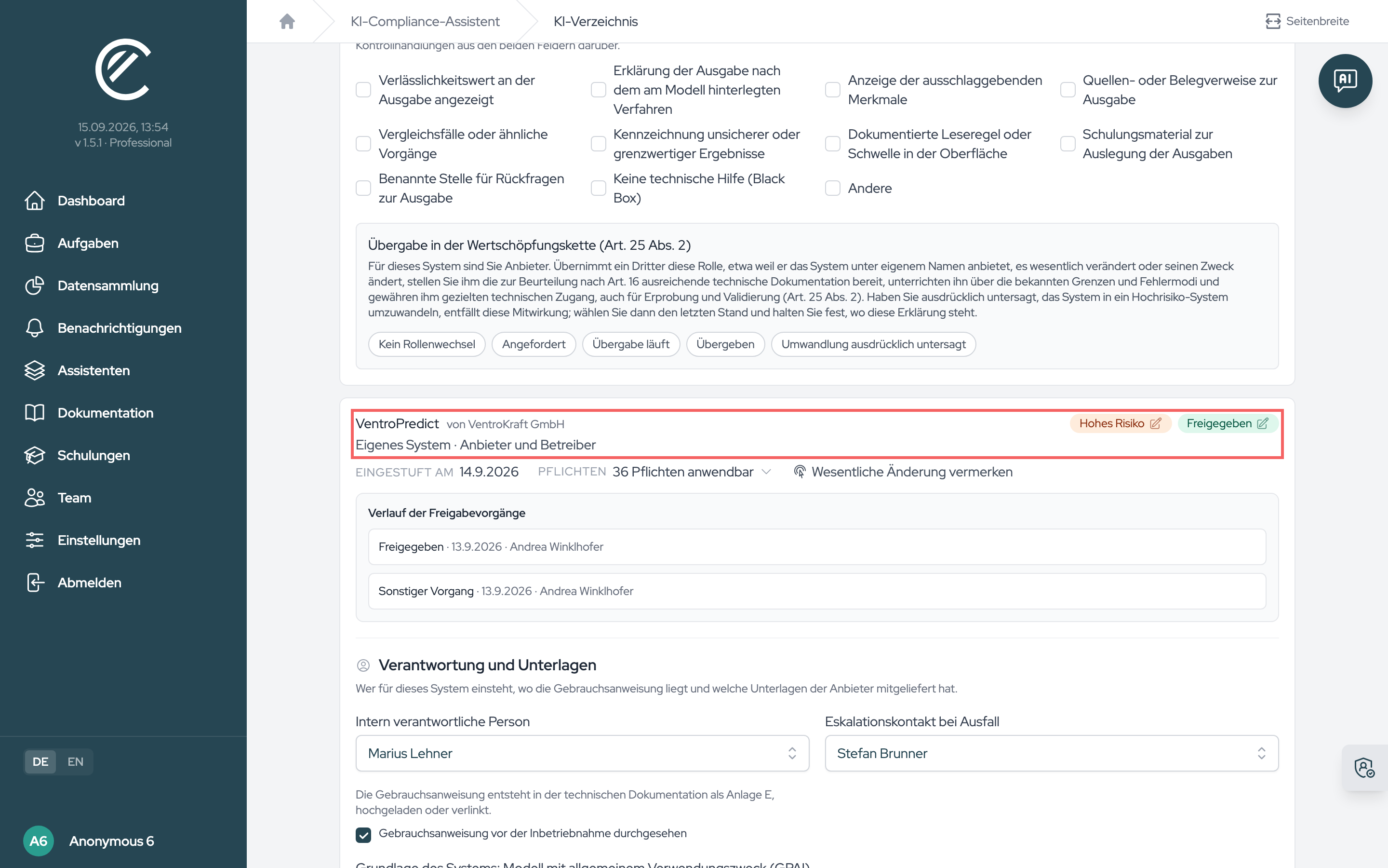 Die Kopfzeile einer Systemkarte. Die beiden Stift-Symbole an Risikoklasse und Einsatzstatus sind die Bedienelemente, die auf den ersten Blick leicht zu übersehen sind.