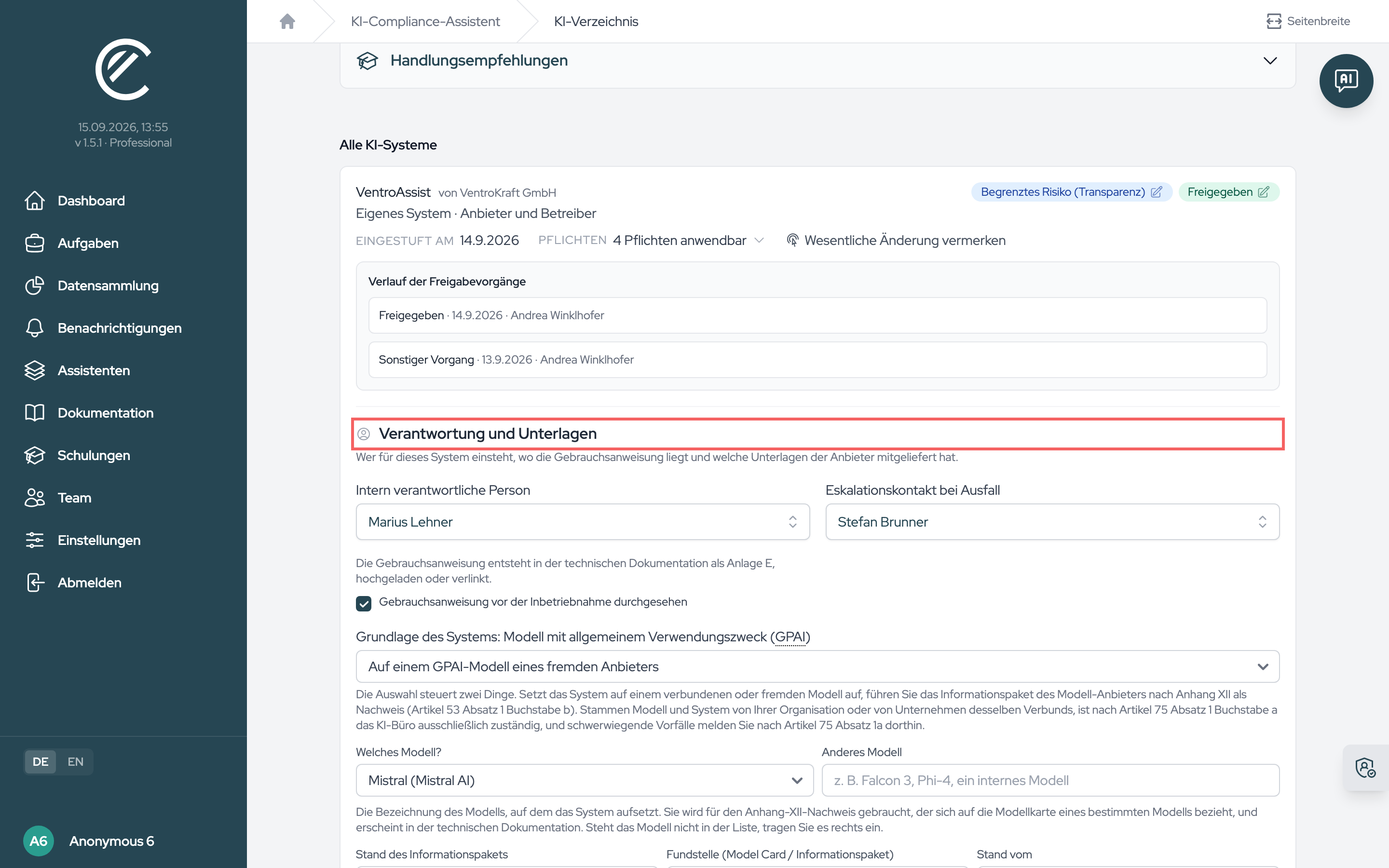 Der Einstieg in die neun Blöcke: verantwortliche Person, Eskalationskontakt und die Unterlagen des Anbieters, darunter die Parteienliste mit dem Schalter „Als Lieferant verwalten“.
